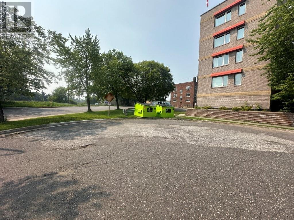 235 Ross Street, Thunder Bay, Ontario  P7E 1B4 - Photo 2 - TB252347