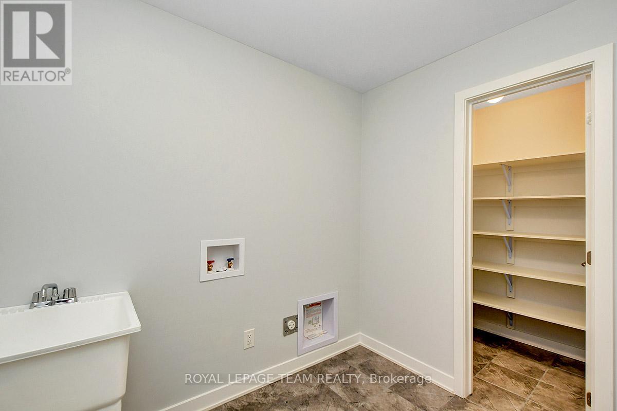 219 Parsnip Mews, Ottawa, Ontario  K0A 2Z0 - Photo 37 - X12315396