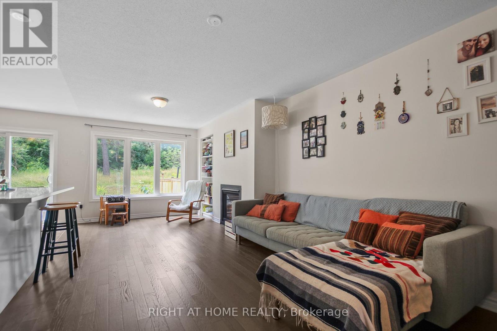 209 Hartsmere Drive, Ottawa, Ontario  K2S 0X8 - Photo 10 - X12315412