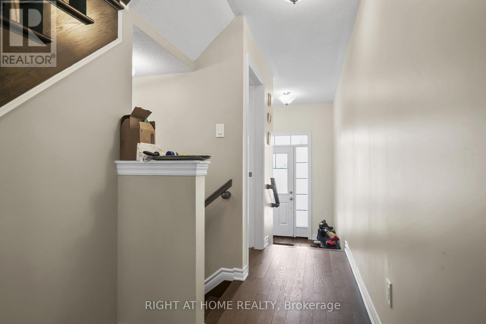 209 Hartsmere Drive, Ottawa, Ontario  K2S 0X8 - Photo 5 - X12315412