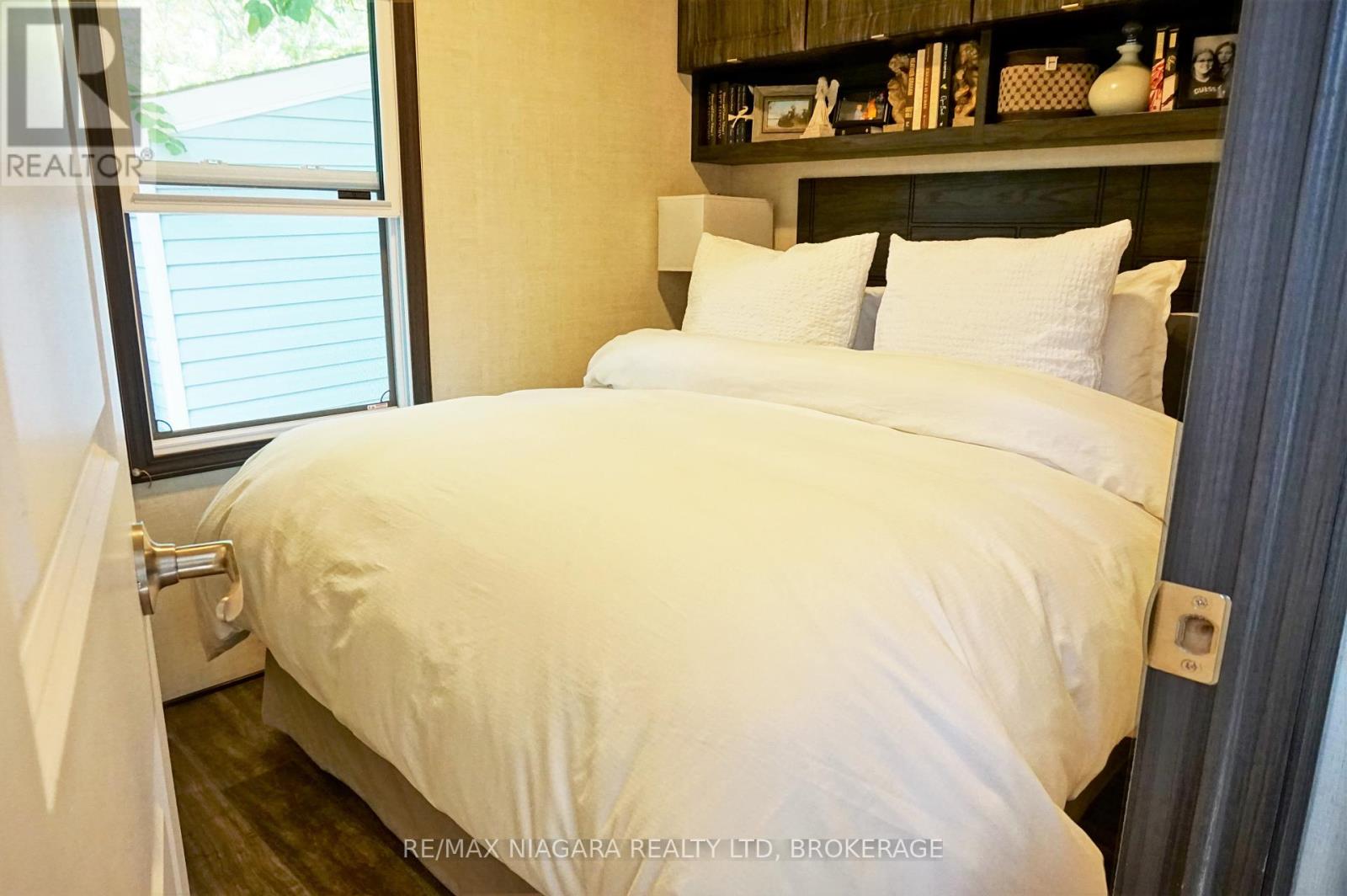 246 - 8845 Lundy's Lane, Niagara Falls, Ontario  L2H 1H5 - Photo 8 - X12315316