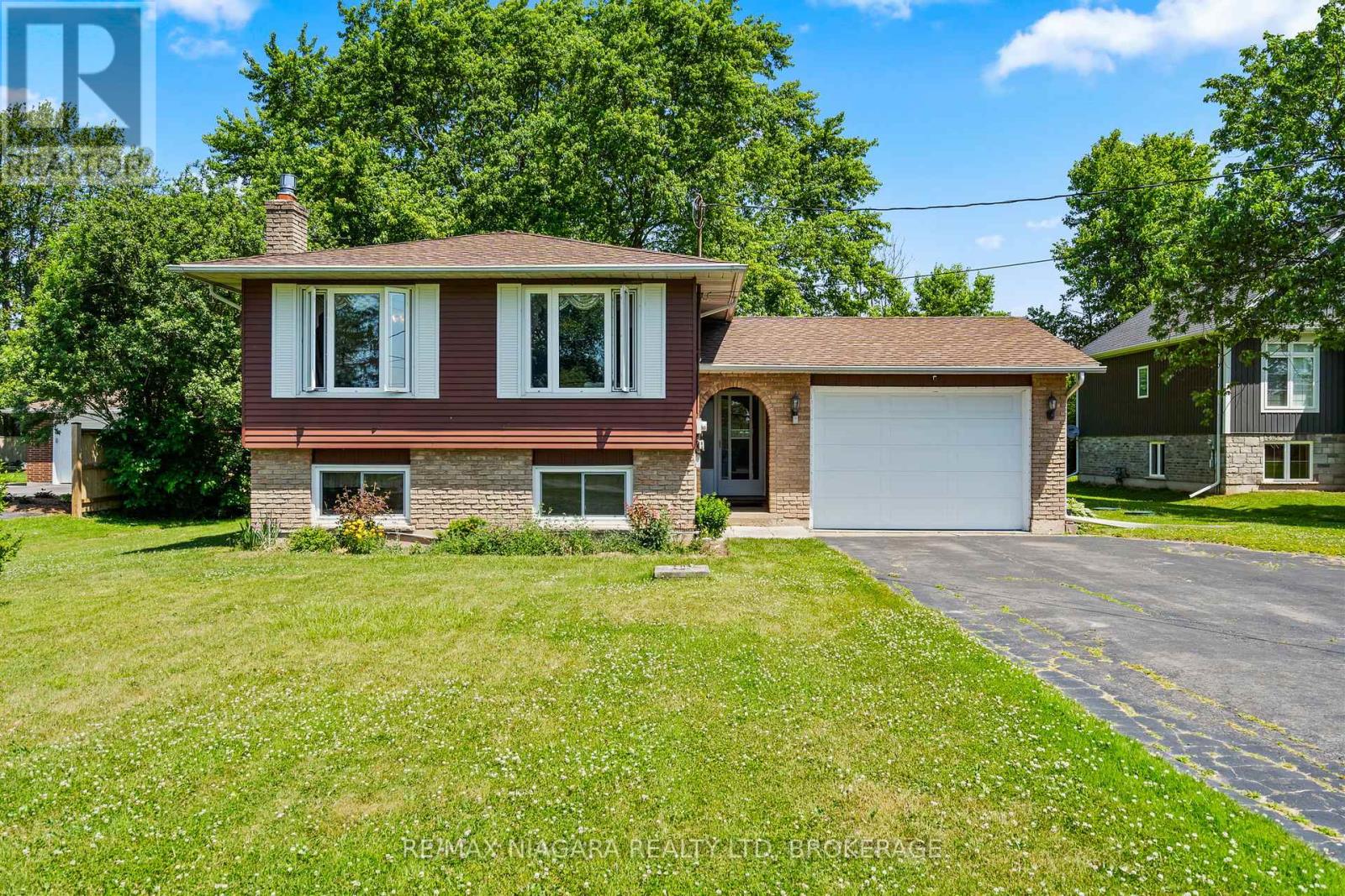 Property at 10960 LAKESHORE ROAD image 3