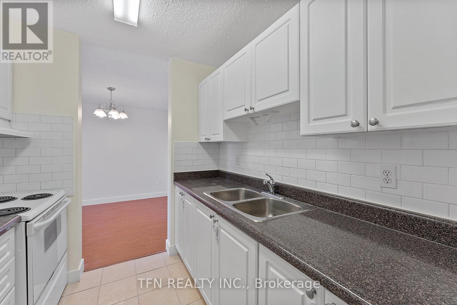 707 - 10330 Yonge Street W, Richmond Hill, Ontario  L4C 5N1 - Photo 12 - N12315248
