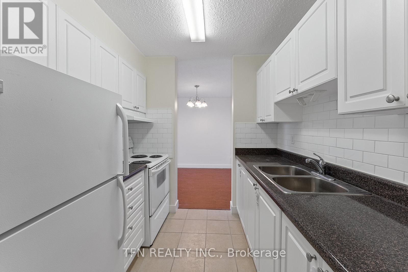 707 - 10330 Yonge Street W, Richmond Hill, Ontario  L4C 5N1 - Photo 13 - N12315248