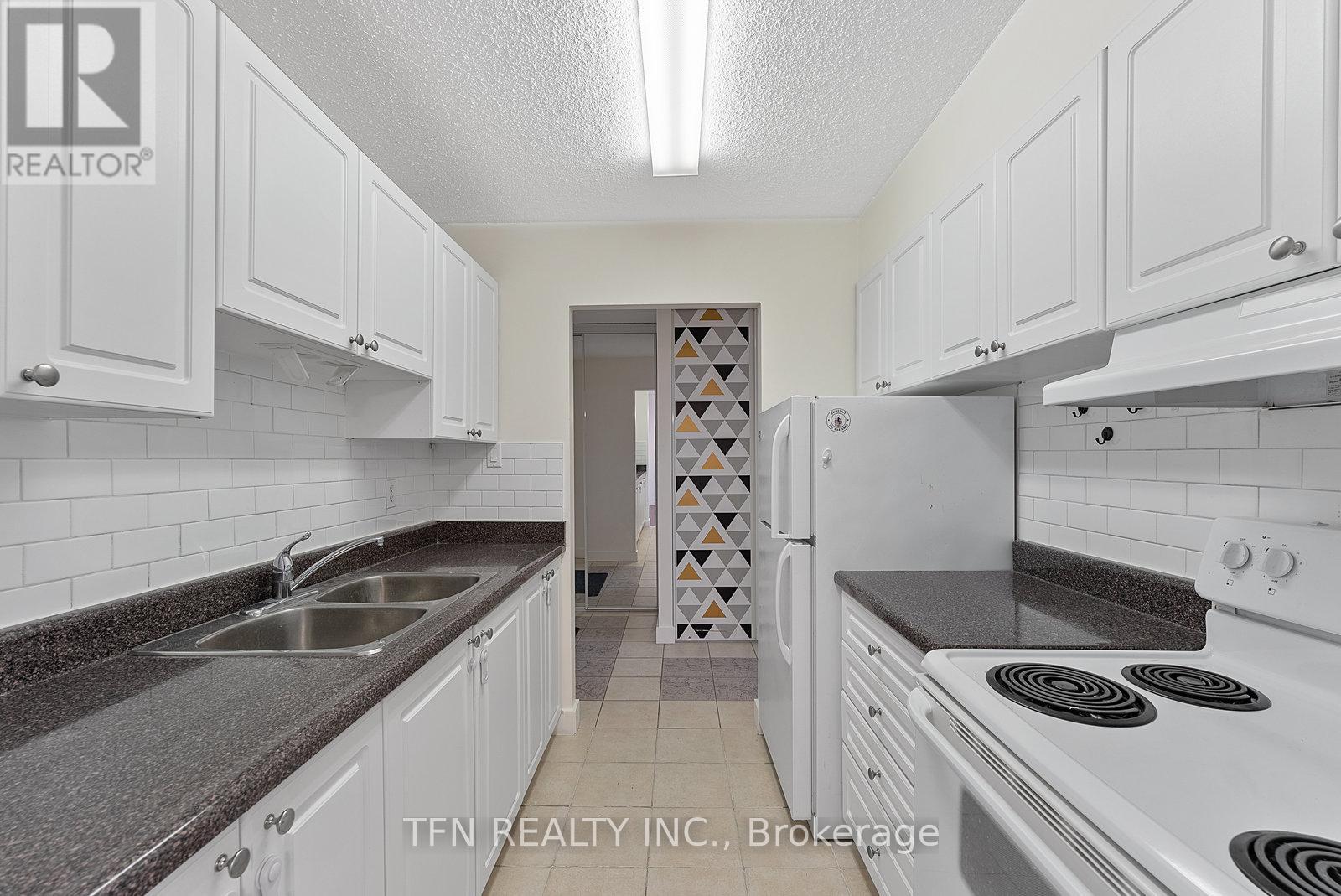 707 - 10330 Yonge Street W, Richmond Hill, Ontario  L4C 5N1 - Photo 14 - N12315248