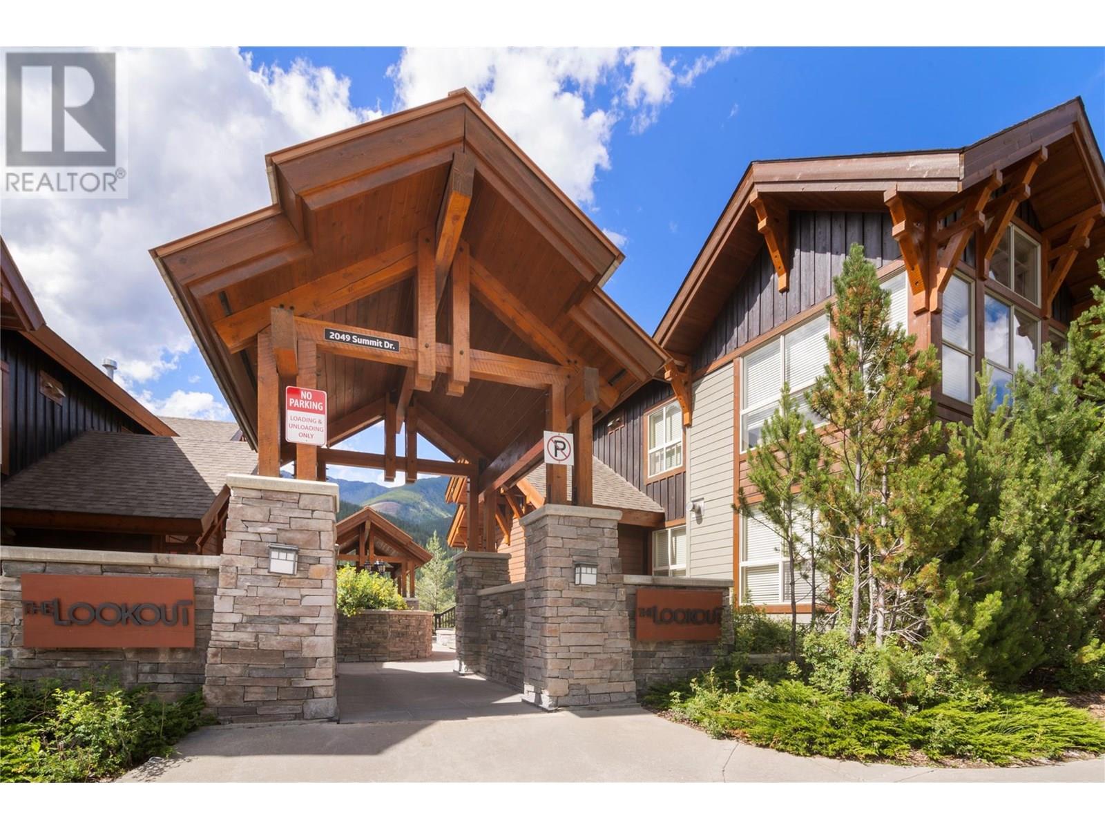 2049 SUMMIT Drive Unit# 311C, Panorama, British Columbia