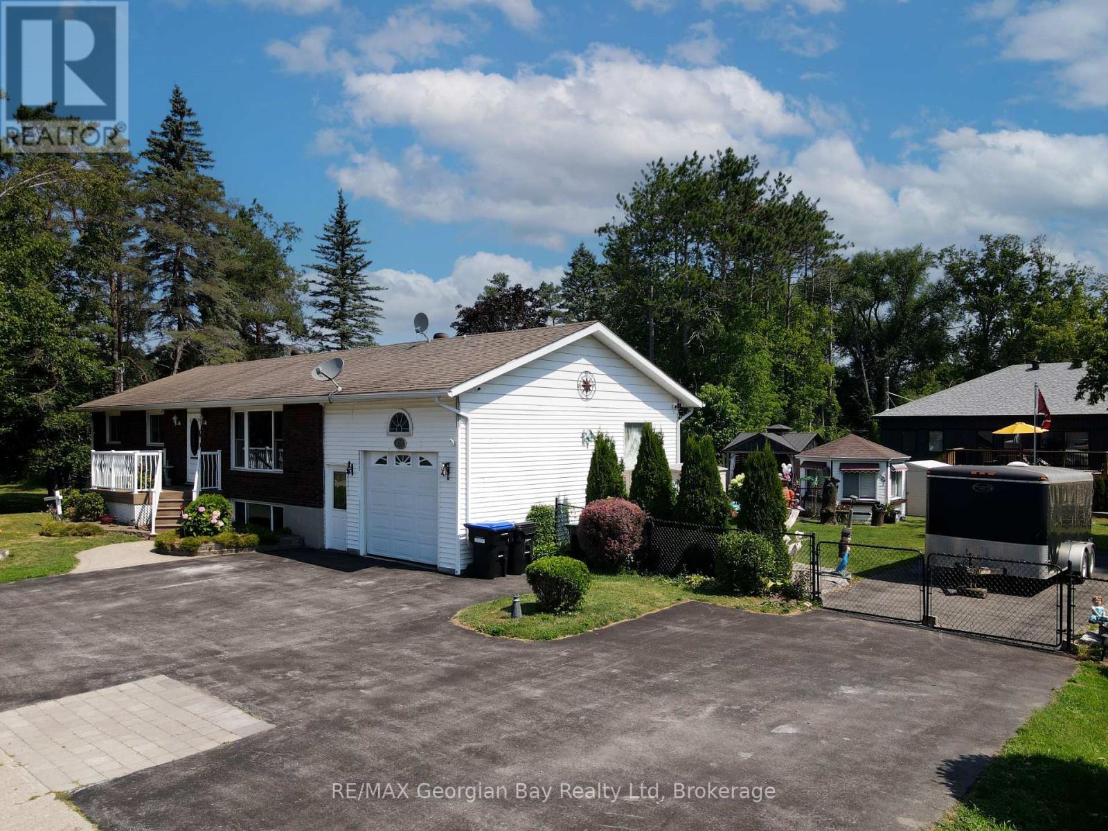 739 Simcoe Avenue, Tay, Ontario  L0K 1R0 - Photo 2 - S12315383