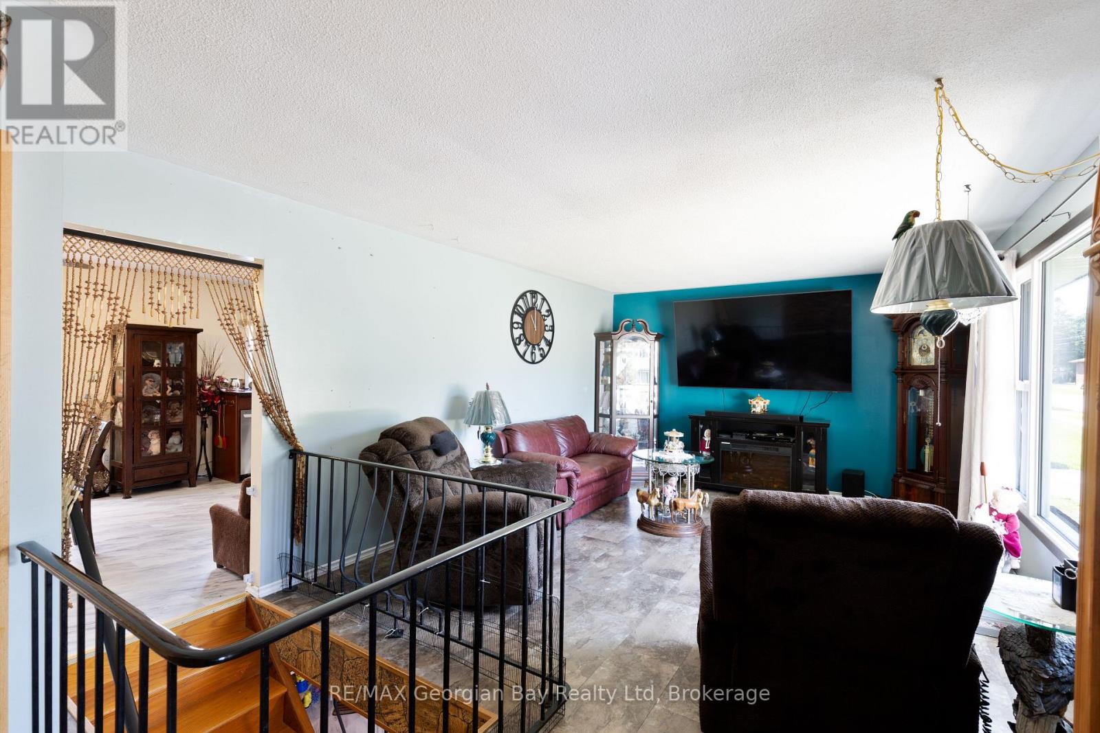 739 Simcoe Avenue, Tay, Ontario  L0K 1R0 - Photo 4 - S12315383