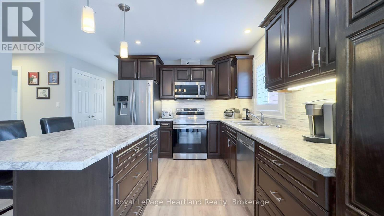 85 Huron Heights Drive, Ashfield-Colborne-Wawanosh, Ontario  N7A 0C1 - Photo 10 - X12315385