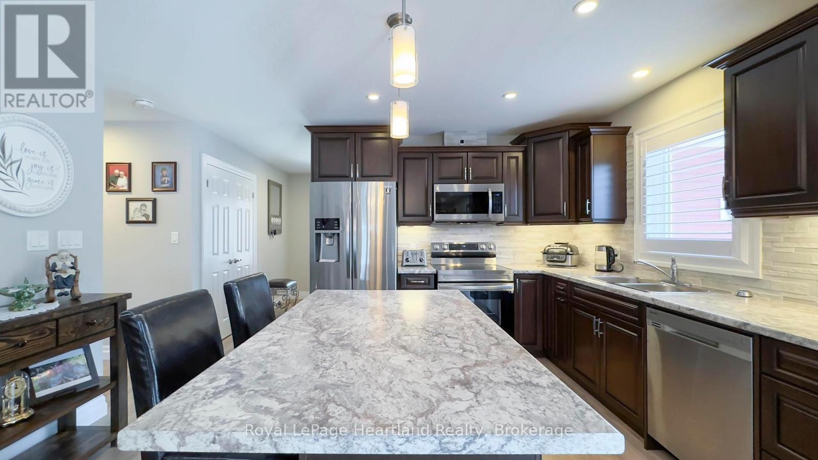 85 Huron Heights Drive, Ashfield-Colborne-Wawanosh, Ontario  N7A 0C1 - Photo 11 - X12315385