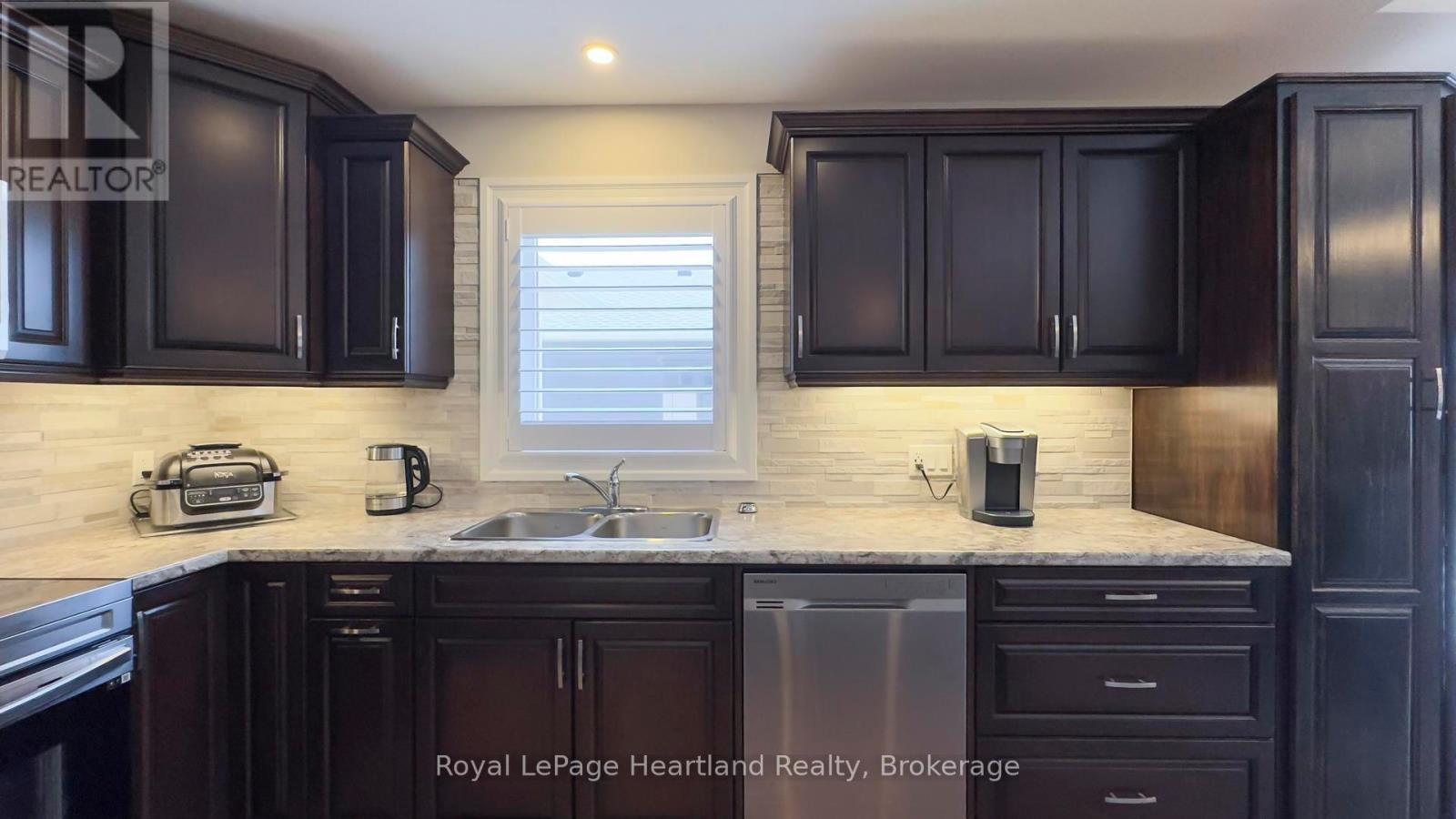 85 Huron Heights Drive, Ashfield-Colborne-Wawanosh, Ontario  N7A 0C1 - Photo 13 - X12315385