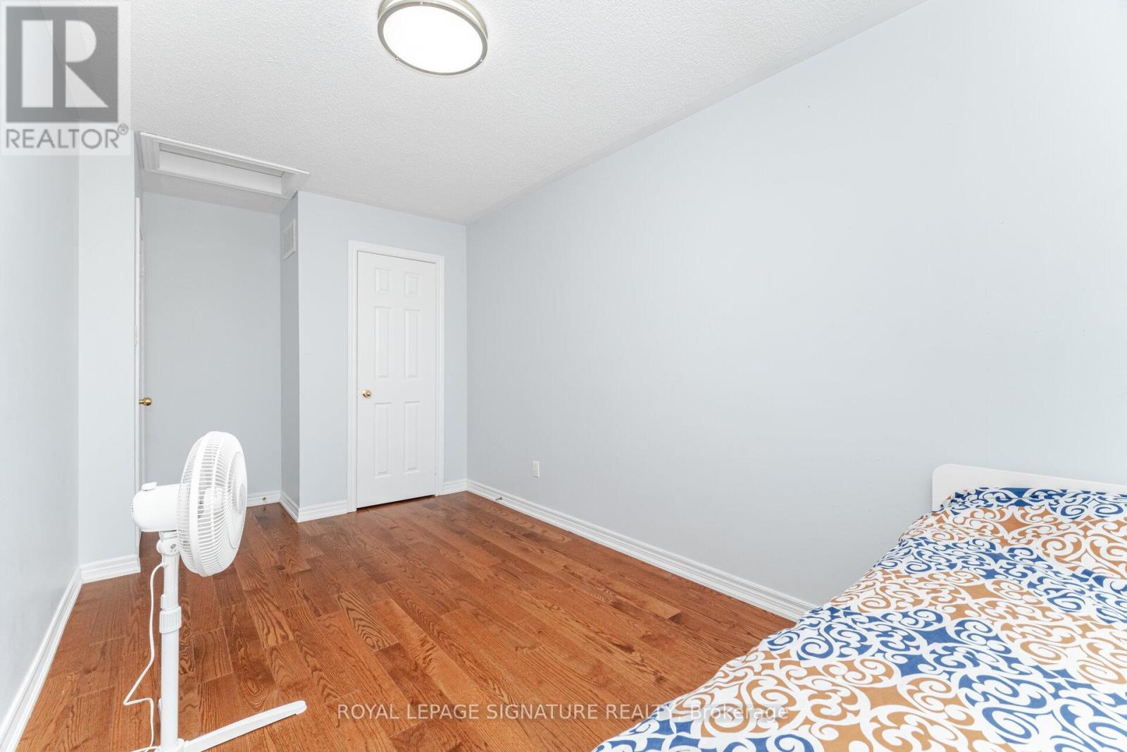 443 Comiskey Crescent, Mississauga, Ontario  L5W 0C7 - Photo 33 - W12315232