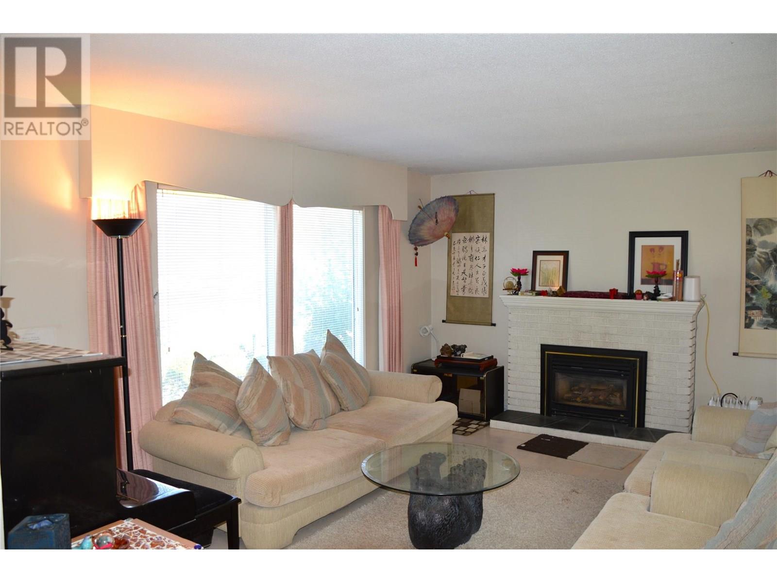 Property at 507 Strathcona Terrace image 5