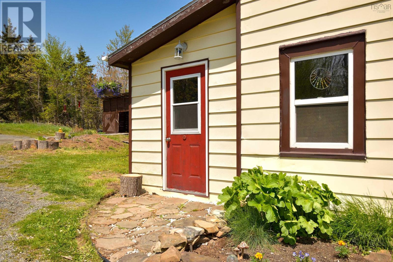 8982 Pepperell Street, St. Peter's, Nova Scotia  B0E 3B0 - Photo 3 - 202513800