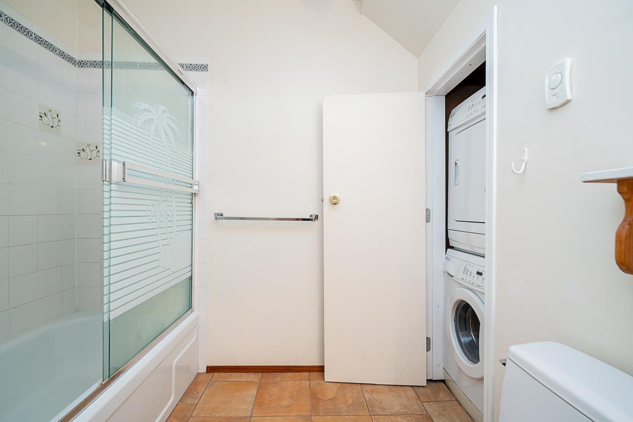 Listing Picture 17 of 21 : 15233 MARINE DRIVE, White Rock - 魯藝地產 Yvonne Lu Group - MLS Medallion Club Member