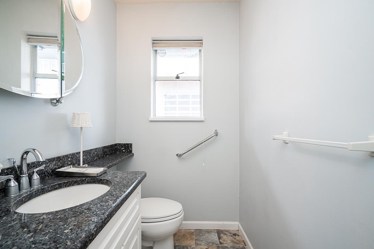 Listing Picture 9 of 21 : 15233 MARINE DRIVE, White Rock - 魯藝地產 Yvonne Lu Group - MLS Medallion Club Member