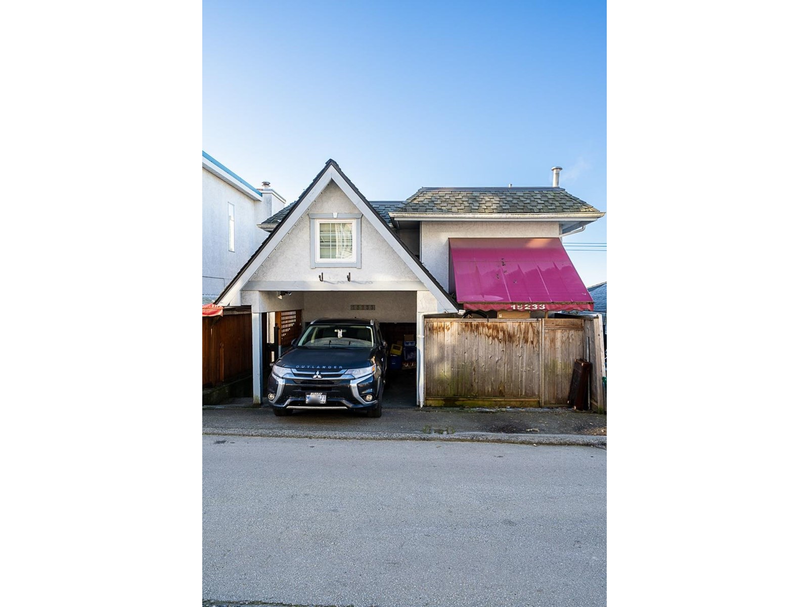 Listing Picture 18 of 21 : 15233 MARINE DRIVE, White Rock - 魯藝地產 Yvonne Lu Group - MLS Medallion Club Member