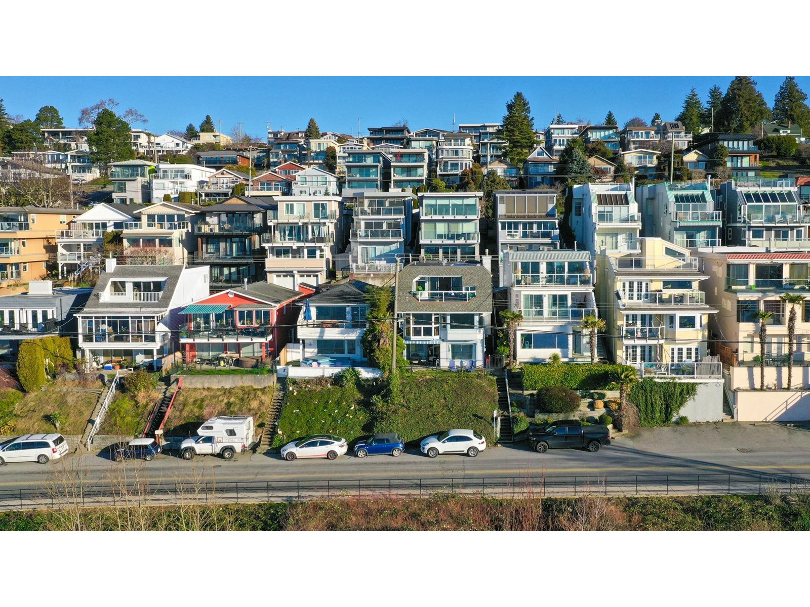 Listing Picture 20 of 21 : 15233 MARINE DRIVE, White Rock - 魯藝地產 Yvonne Lu Group - MLS Medallion Club Member