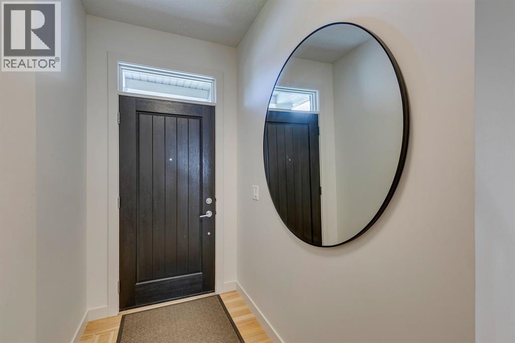 69 Shawnee Green Sw, Calgary, Alberta  T2Y 0P5 - Photo 3 - A2244390