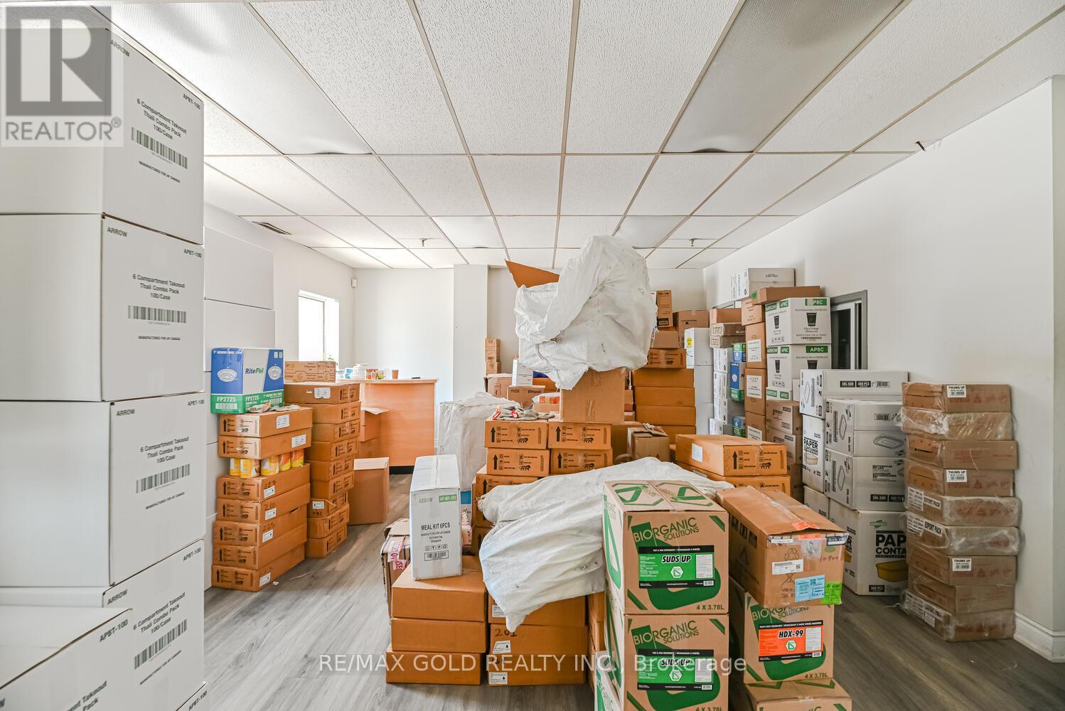 2579 Rena Road, Mississauga, Ontario  L4T 1G6 - Photo 6 - W12288346