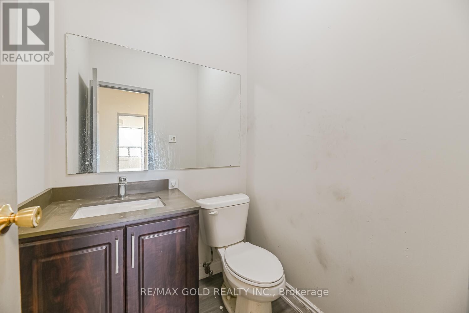 2579 Rena Road, Mississauga, Ontario  L4T 1G6 - Photo 9 - W12288346