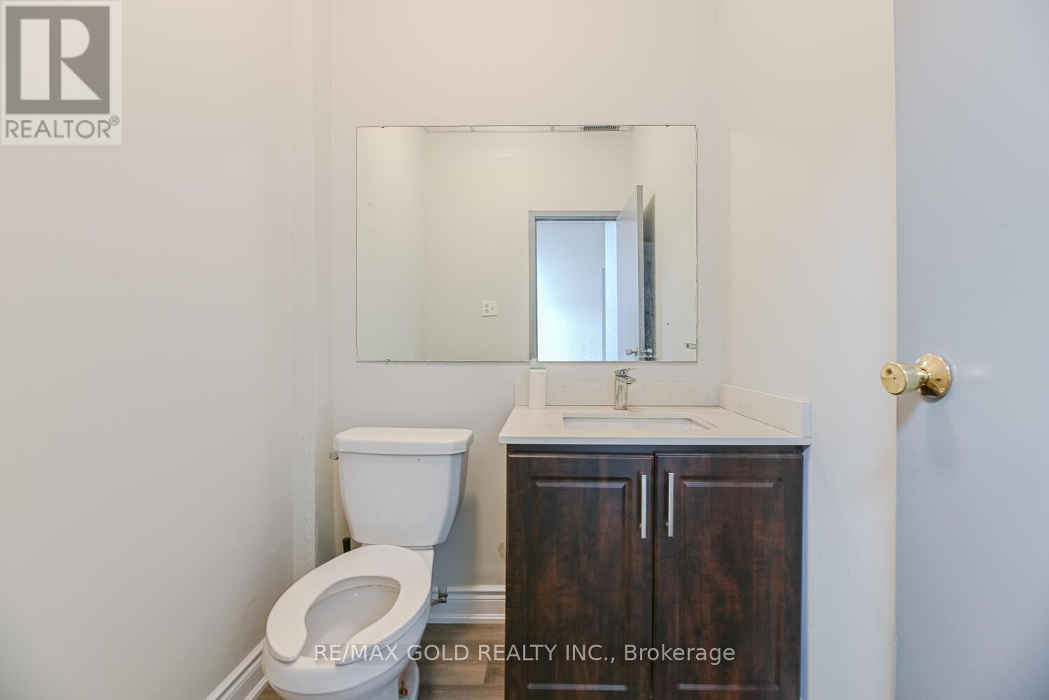 2579 Rena Road, Mississauga, Ontario  L4T 1G6 - Photo 12 - W12288346