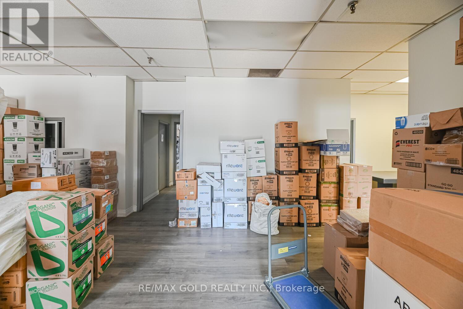 2579 Rena Road, Mississauga, Ontario  L4T 1G6 - Photo 5 - W12288346