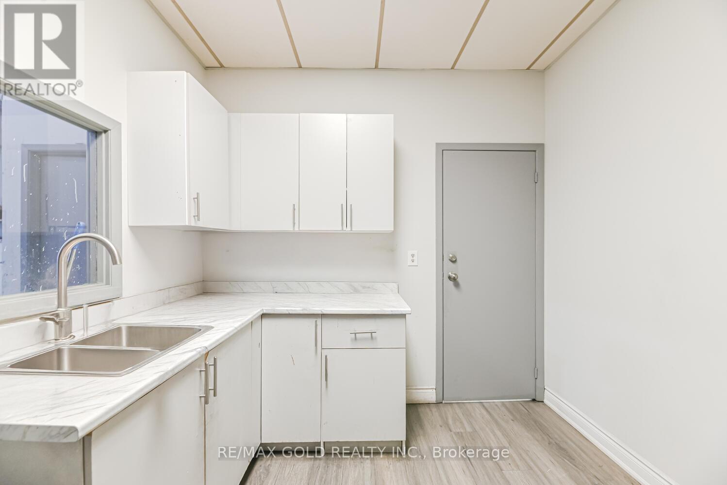 2579 Rena Road, Mississauga, Ontario  L4T 1G6 - Photo 29 - W12288346