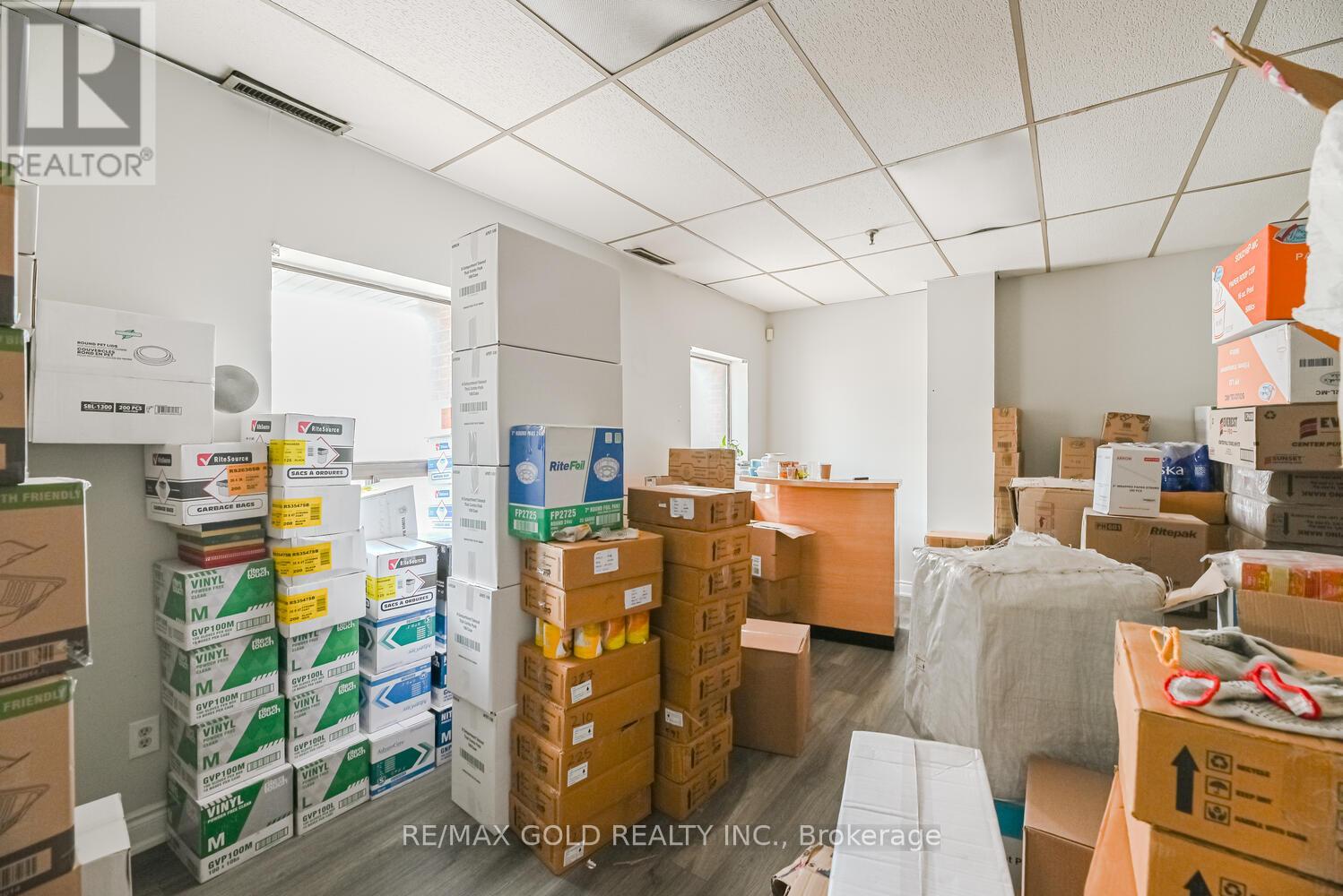 2579 Rena Road, Mississauga, Ontario  L4T 1G6 - Photo 7 - W12288346