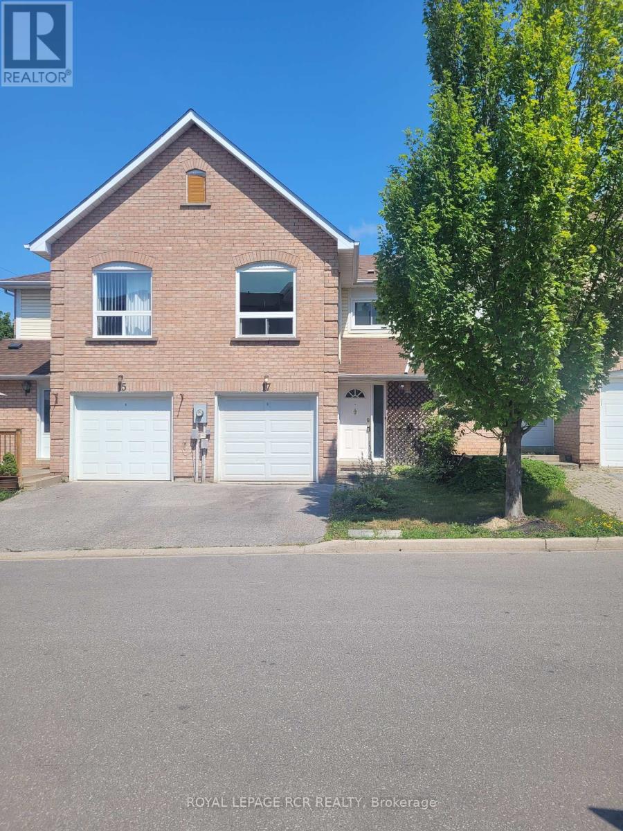 Property at 2 - 17 WILLIAM CURTIS CIRCLE image 1