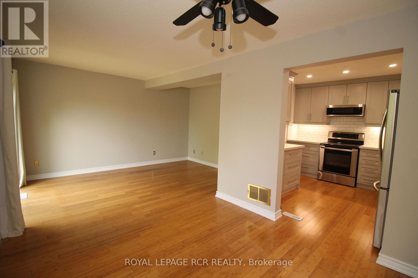 Property at 2 - 17 WILLIAM CURTIS CIRCLE image 5