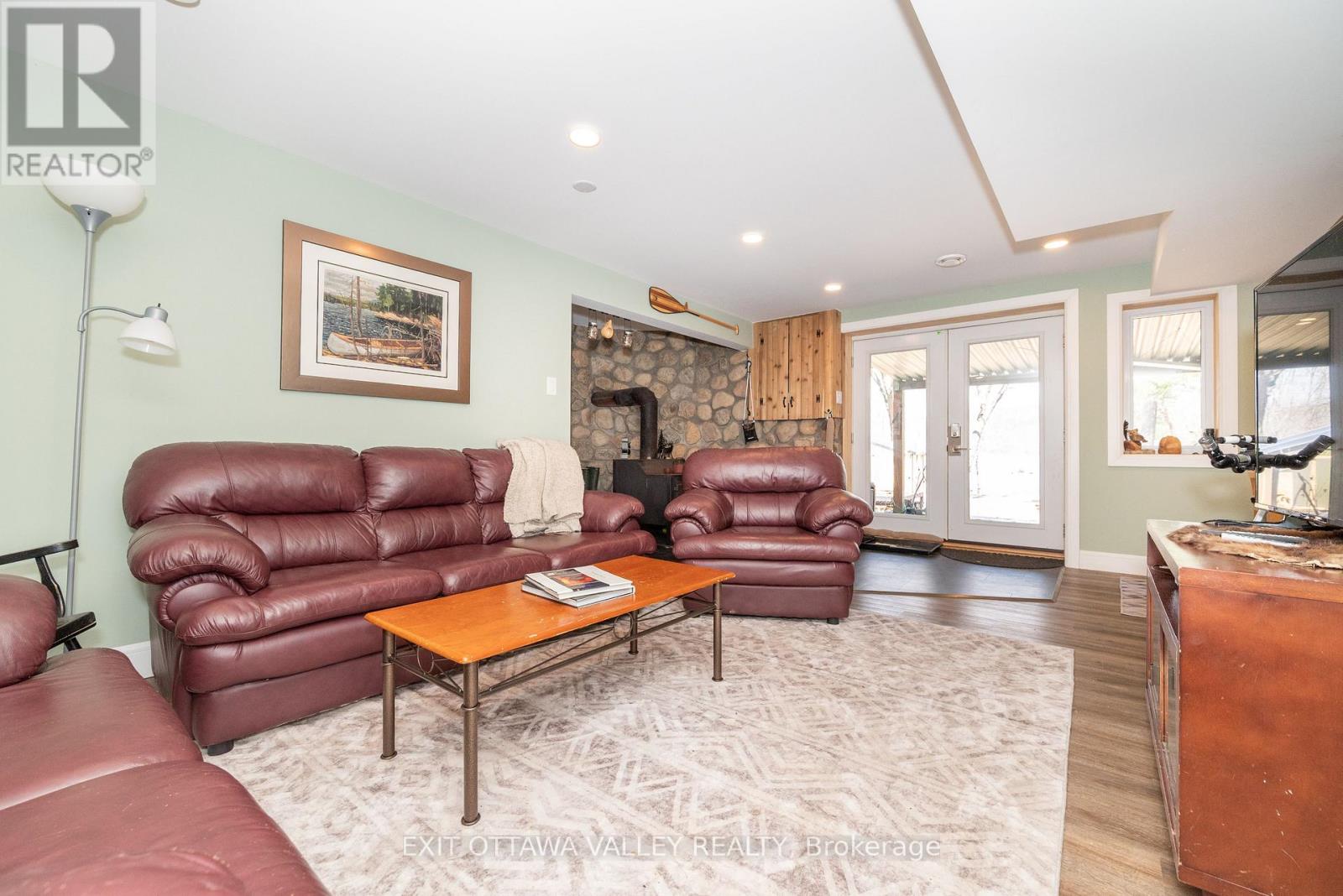 10 Ryans Camp Lane, Laurentian Hills, Ontario  K0J 1P0 - Photo 24 - X12315460