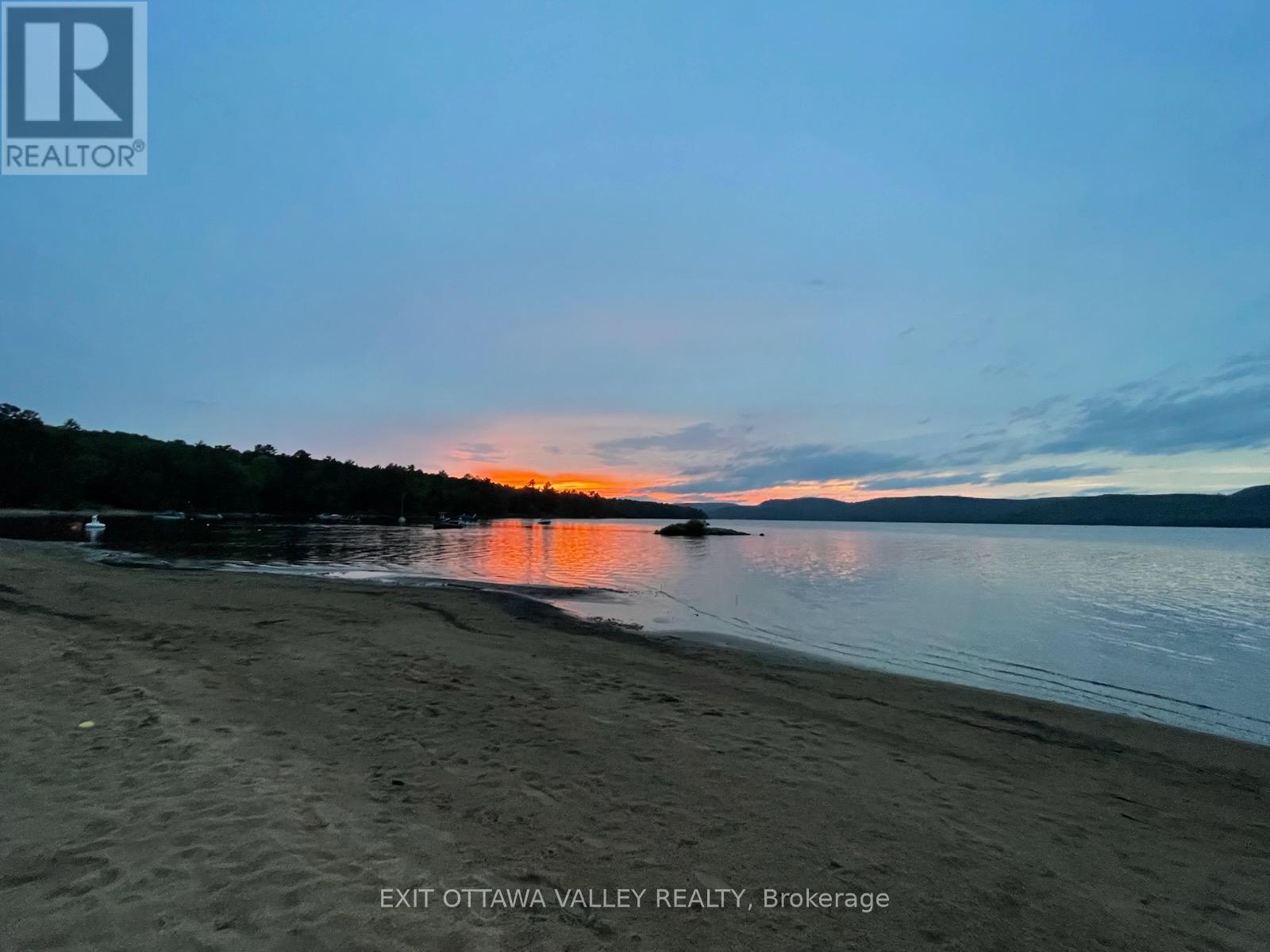 10 Ryans Camp Lane, Laurentian Hills, Ontario  K0J 1P0 - Photo 35 - X12315460