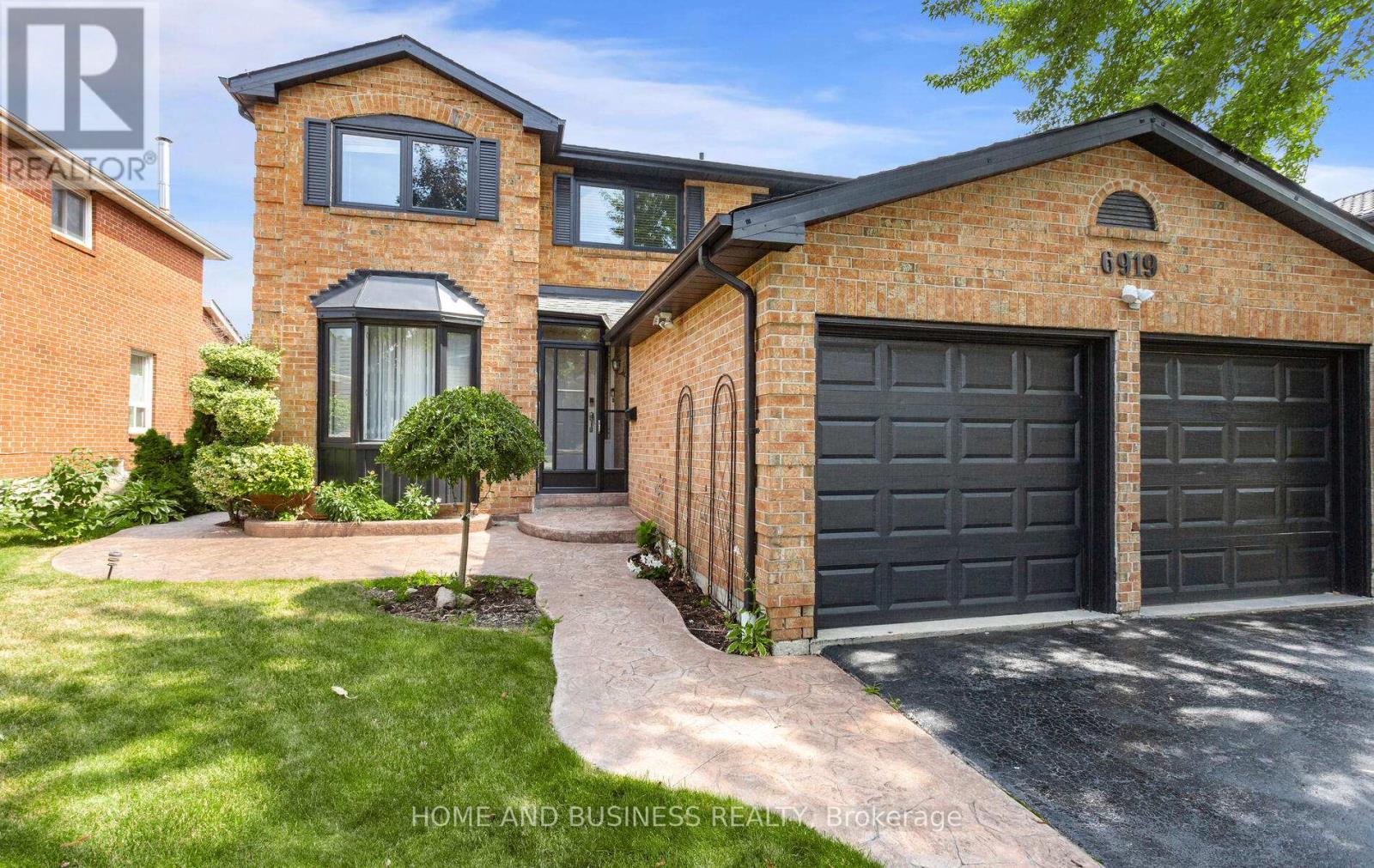 Property at 6919 HICKLING CRESCENT image 2