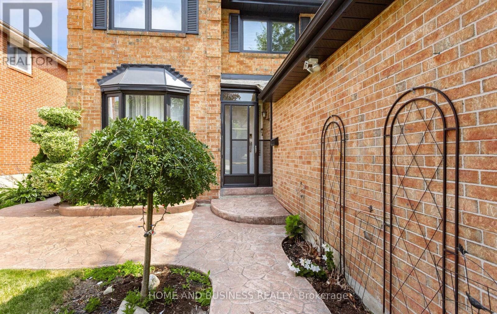 Property at 6919 HICKLING CRESCENT image 3