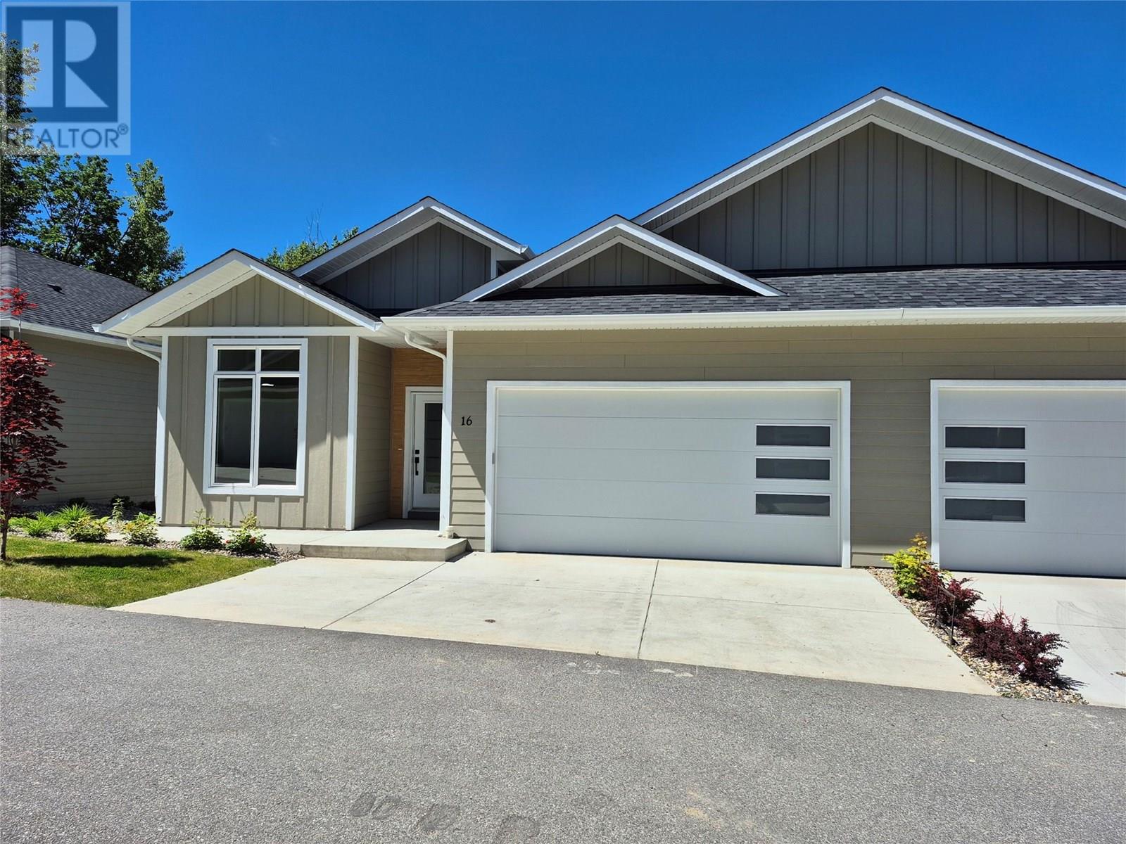 231 20 Street NE Unit# 2, salmon arm, British Columbia