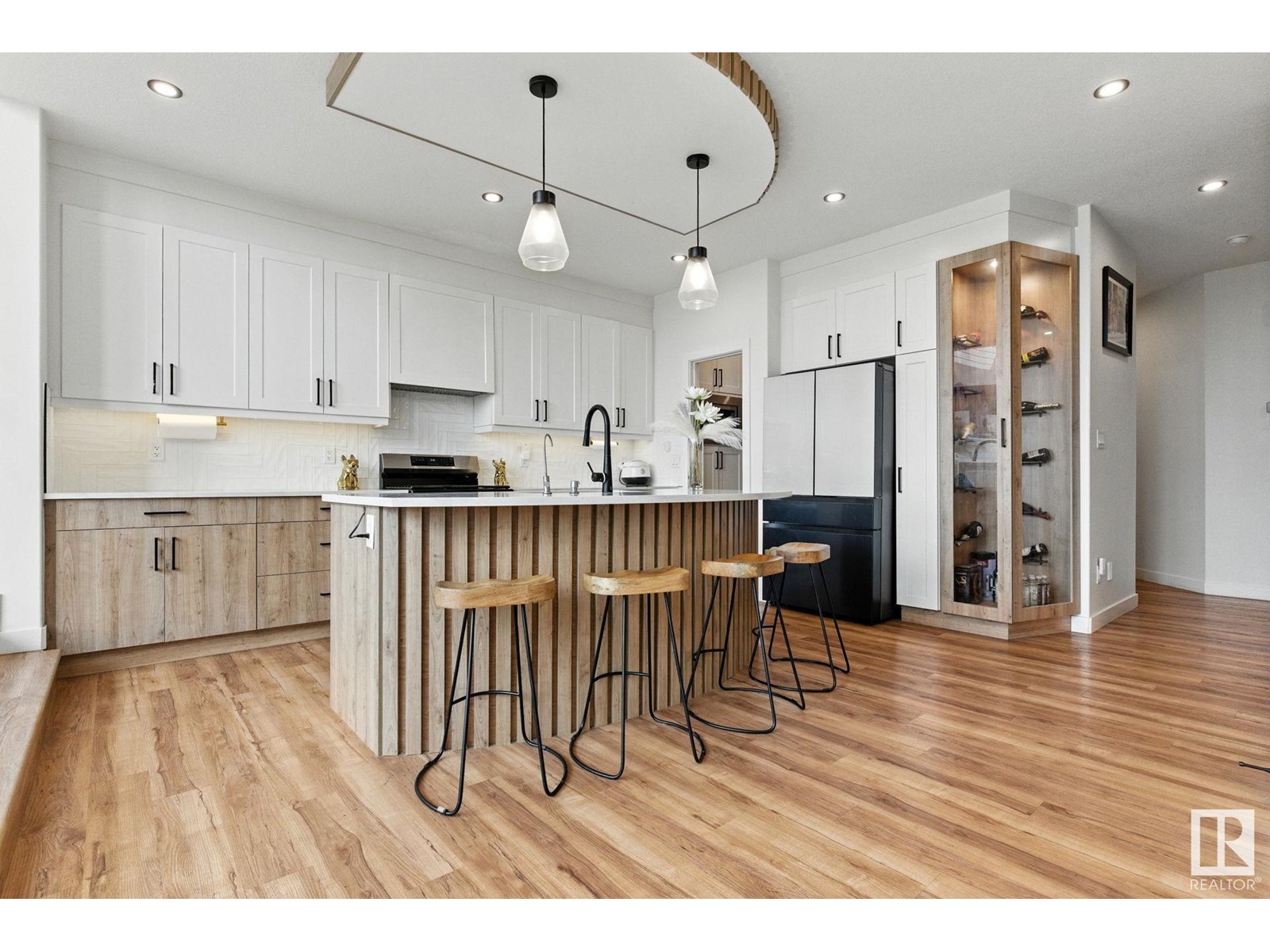 Property at 1048 GOLDFINCH WY NW image 5