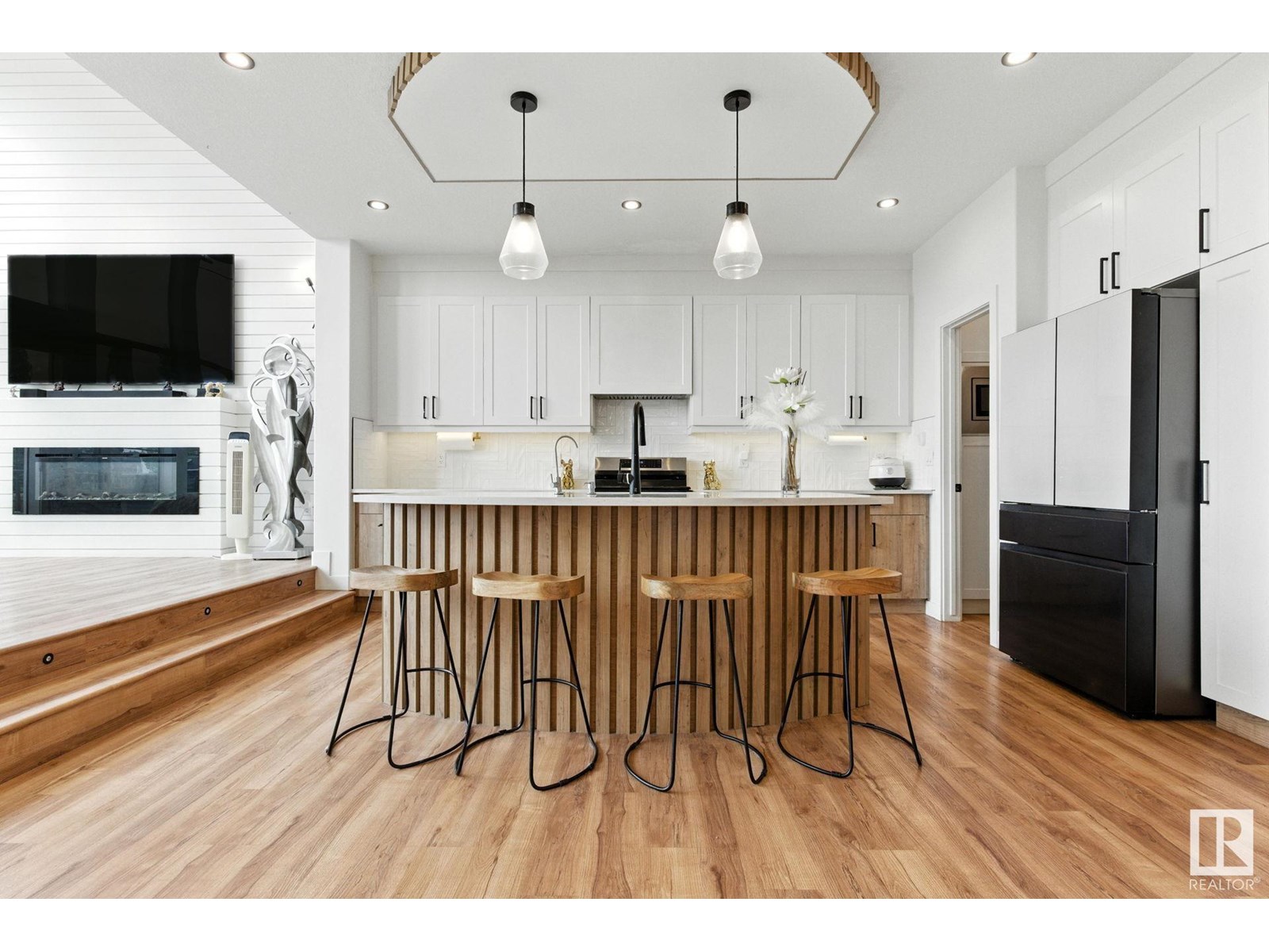 Property at 1048 GOLDFINCH WY NW image 4