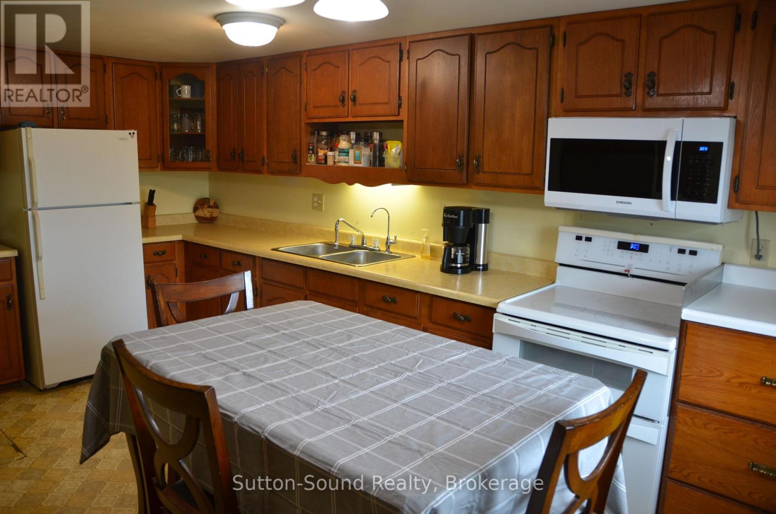 402432 Grey Road 4, West Grey, Ontario  N0H 1R0 - Photo 46 - X12315464