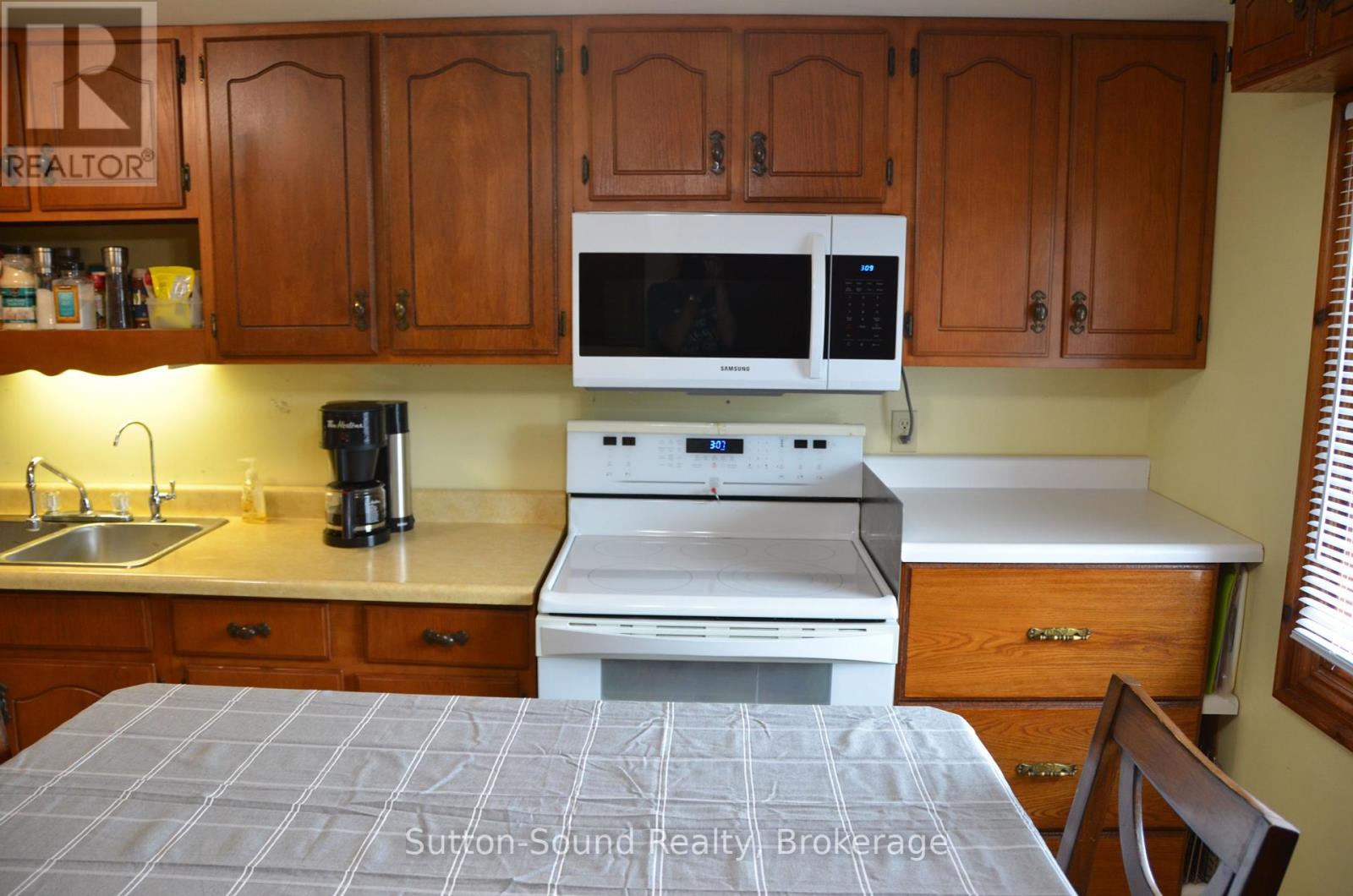 402432 Grey Road 4, West Grey, Ontario  N0H 1R0 - Photo 47 - X12315464