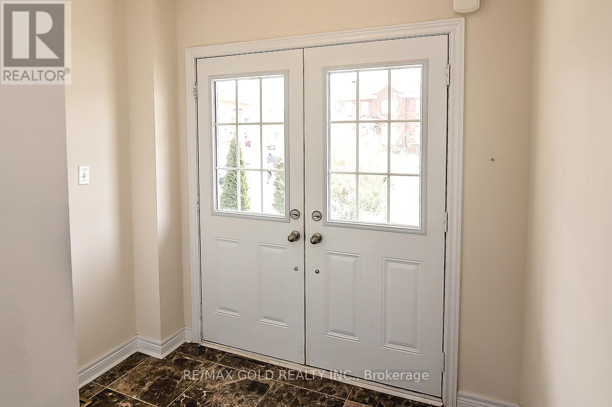 6 Keith Crescent, Niagara-On-The-Lake, Ontario  L0S 1J0 - Photo 3 - X12315321