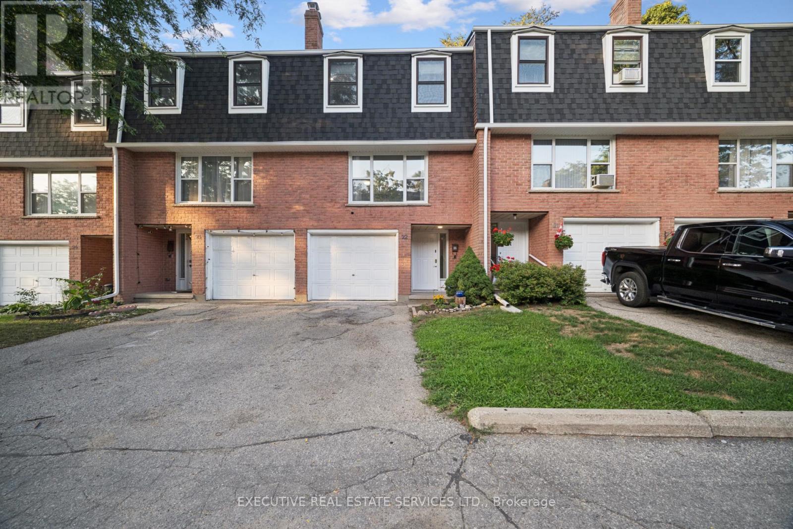 Property at 22 - 100 BLUEVALE STREET N image 1
