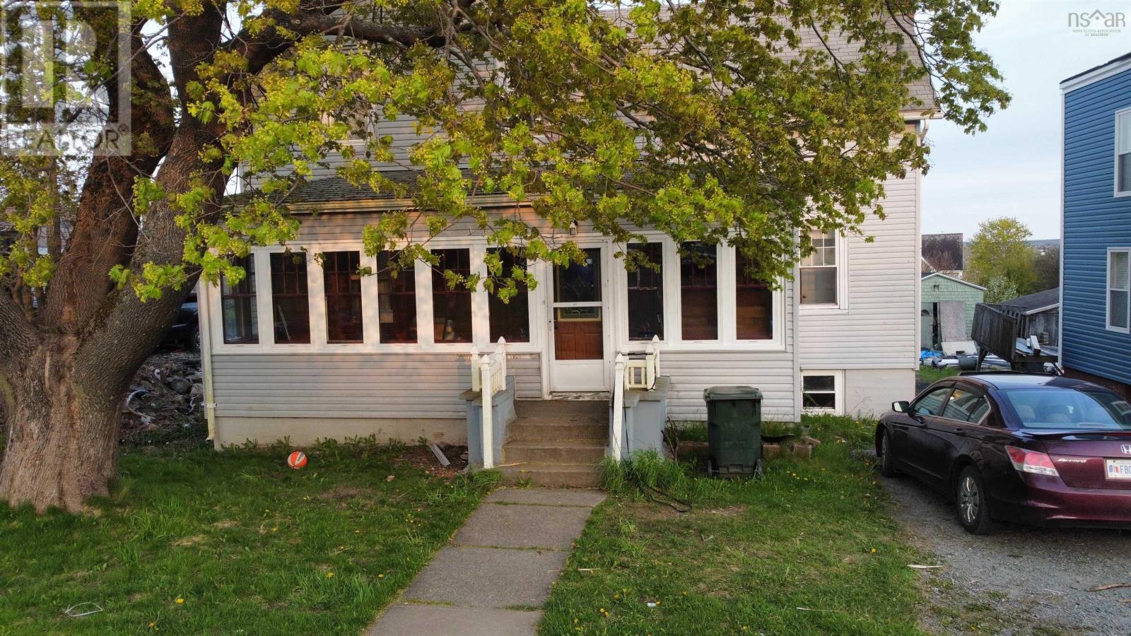 169 Victoria Street, Glace Bay, Nova Scotia  B1A 2Z7 - Photo 2 - 202511562