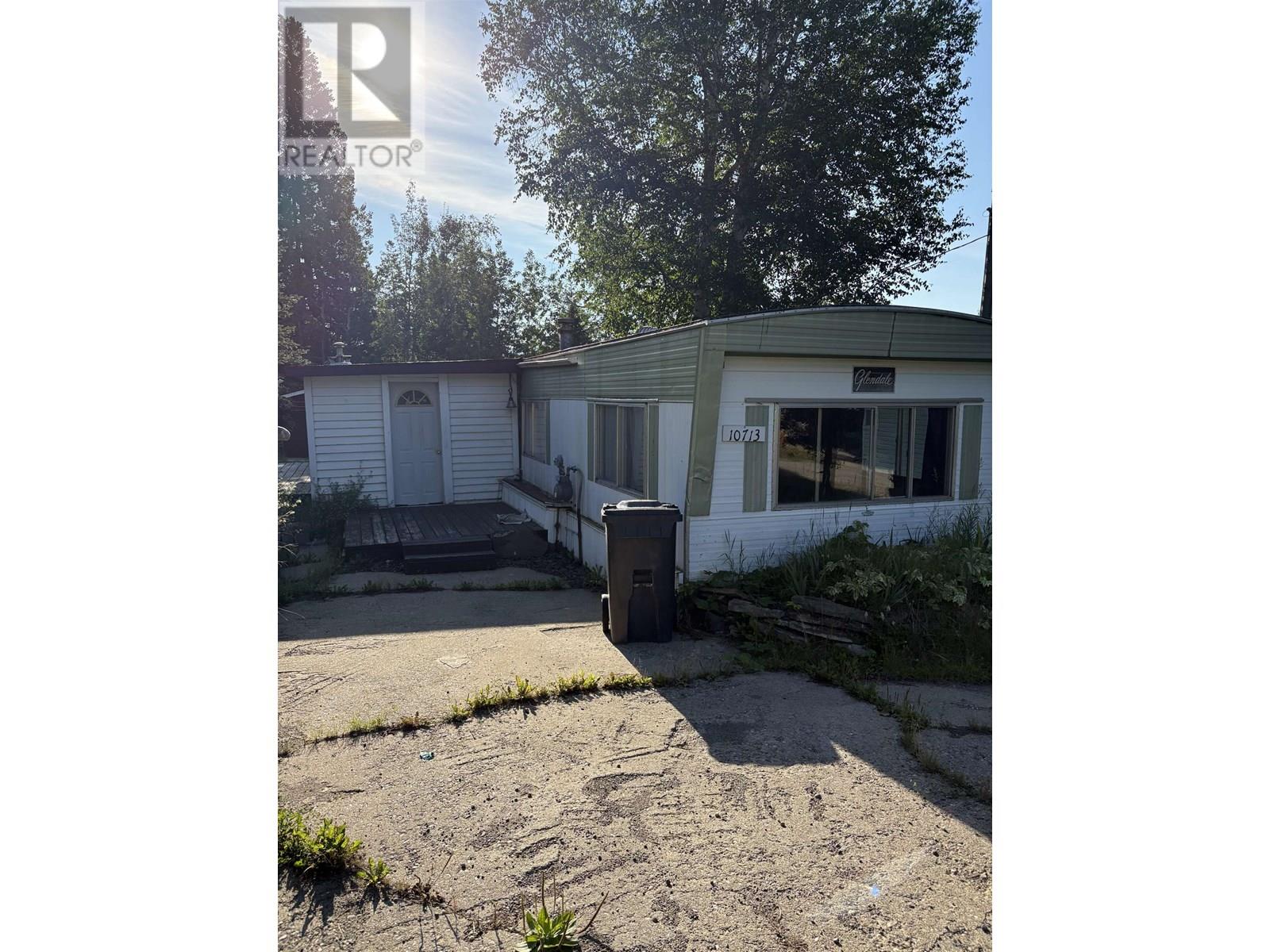 10713-10715 LEARMONTH STREET, Hudsons Hope, British Columbia