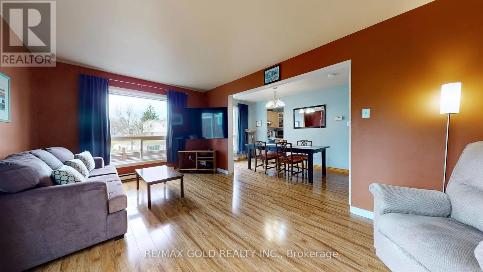 Property at 7 HAMLET COURT image 4