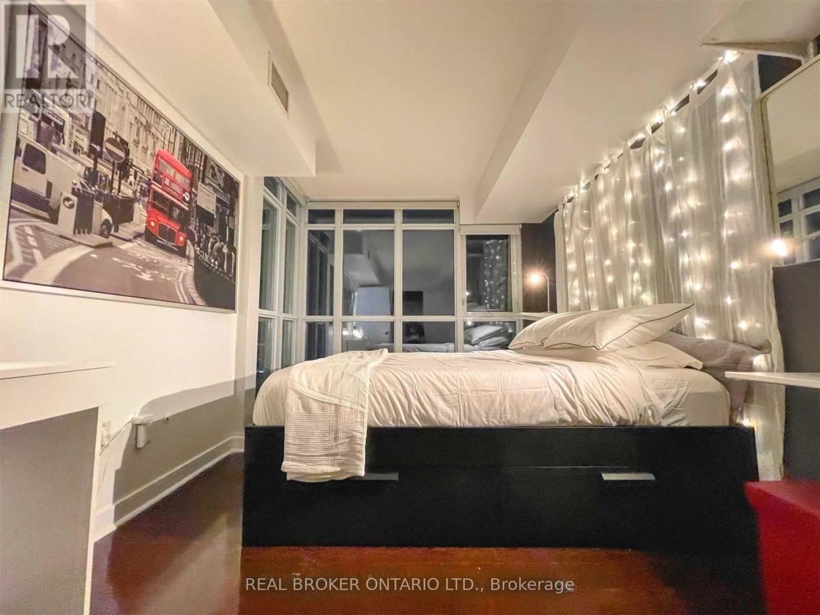 2608 - 15 ICEBOAT TERRACE, Toronto, Ontario