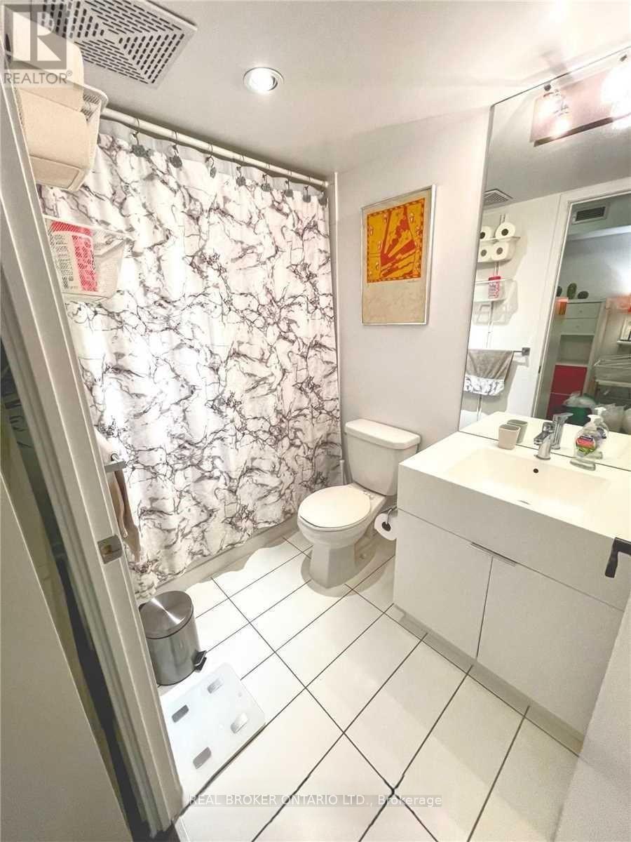 2608 - 15 Iceboat Terrace, Toronto, Ontario  M5V 4A5 - Photo 2 - C12315454