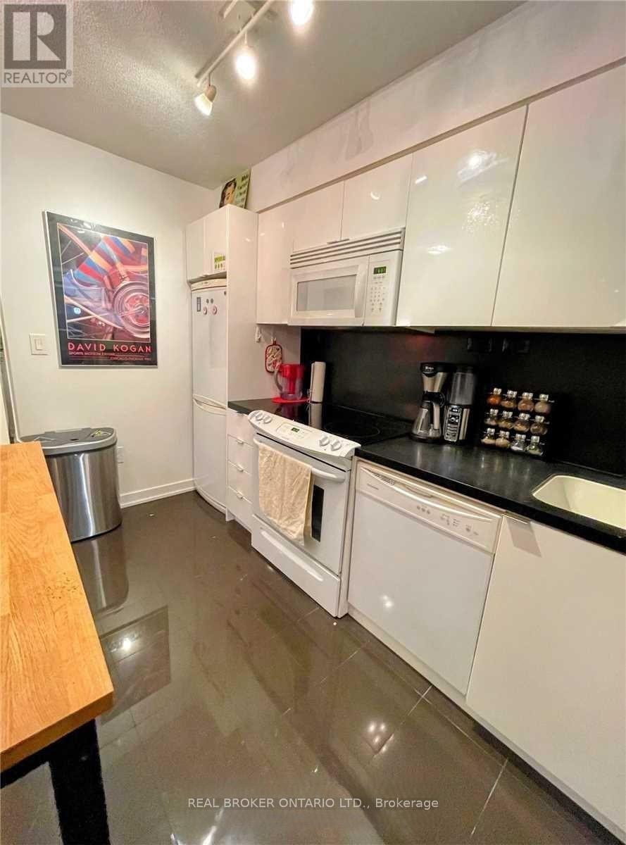 2608 - 15 Iceboat Terrace, Toronto, Ontario  M5V 4A5 - Photo 7 - C12315454