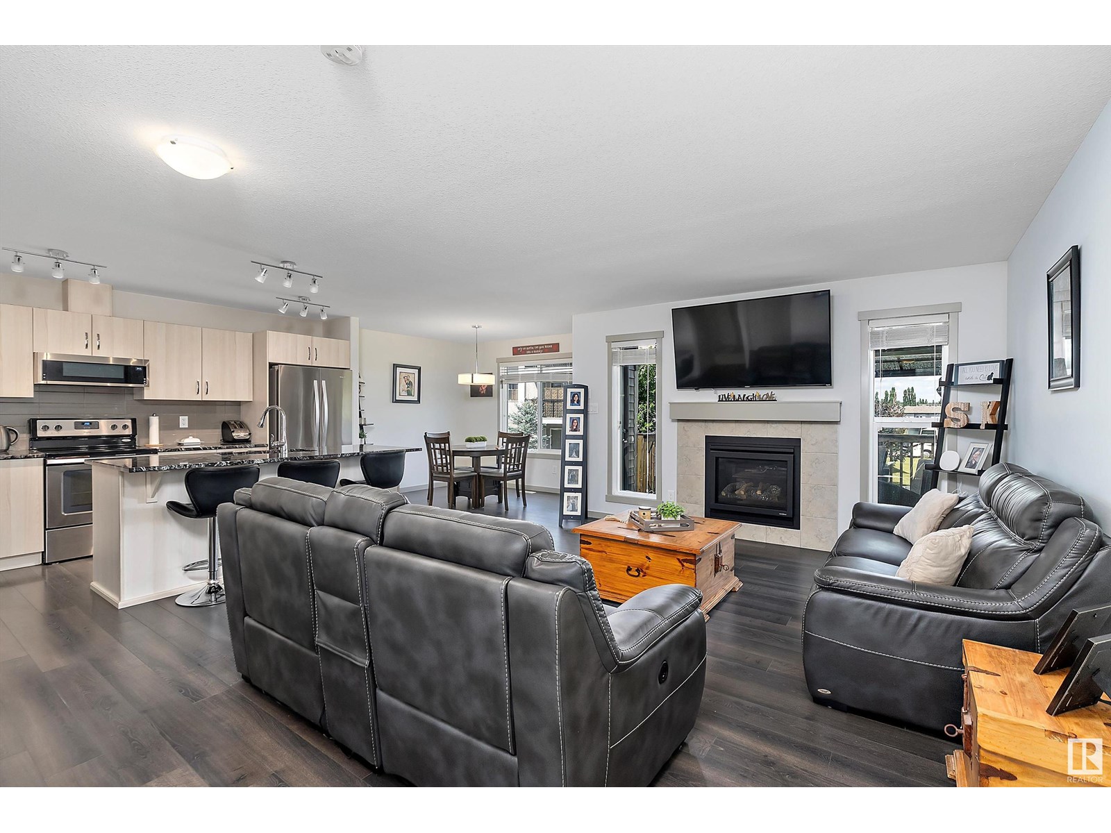Property at 1817 WESTERRA LO image 3