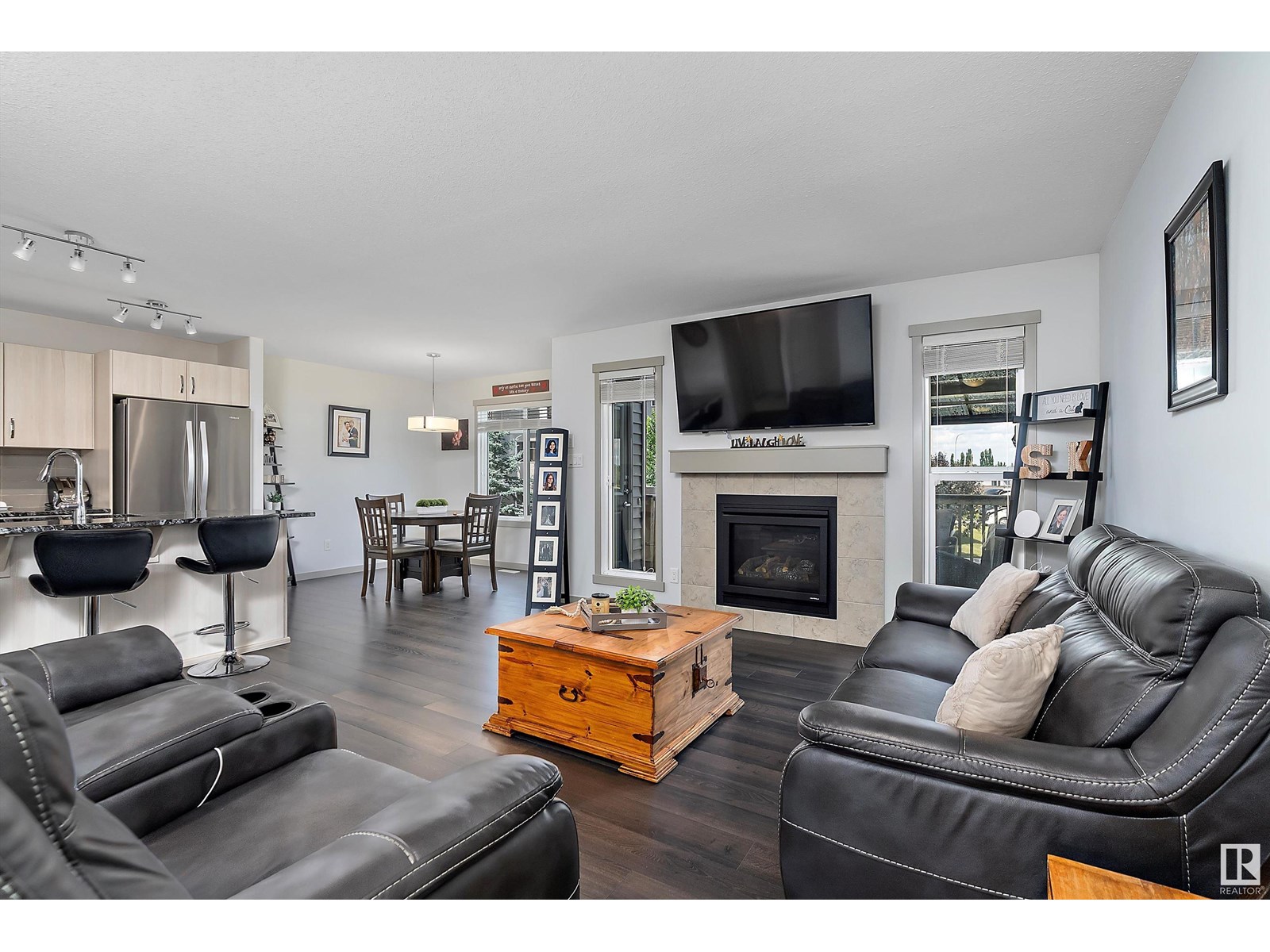 Property at 1817 WESTERRA LO image 4
